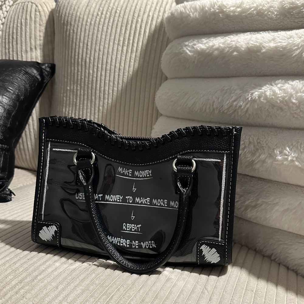 Trendy Black Handbag